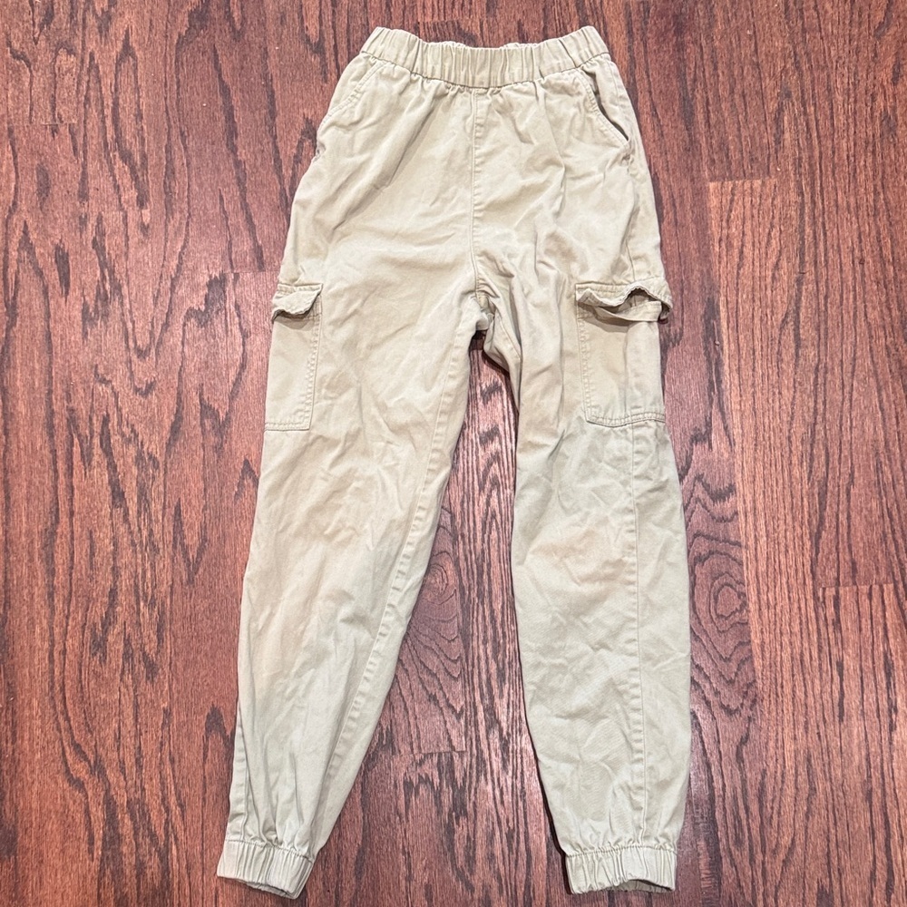 Divided Cargo Joggers in Light Olive Green